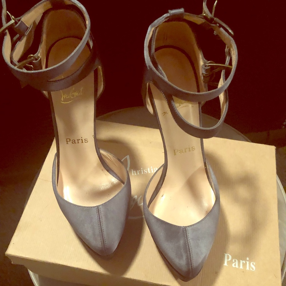 Authentic Christian Louboutin 5in heels.